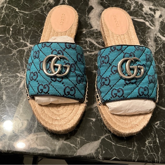 Gucci GG marmont espadrille slides comes in original box wore 3 to 4 times. - Picture 5 of 7